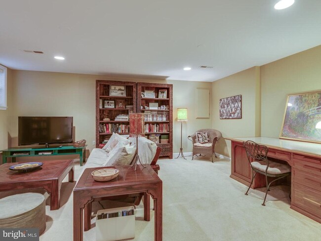 Building Photo - 11300 Fairwind Way