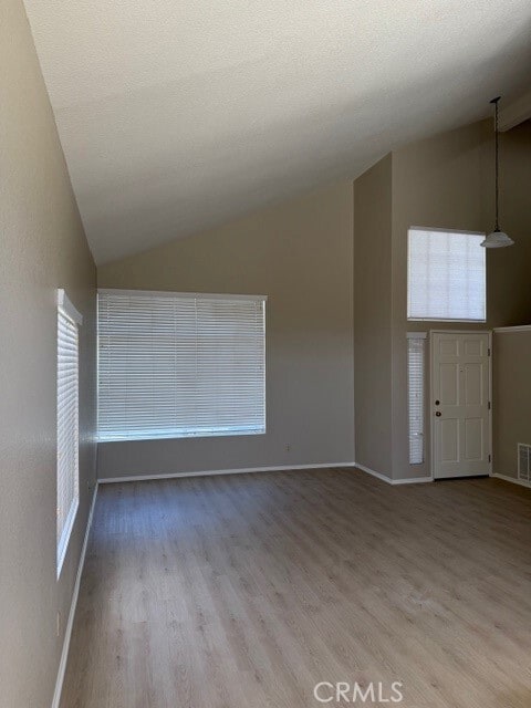 Building Photo - 40198 Tanager Cir