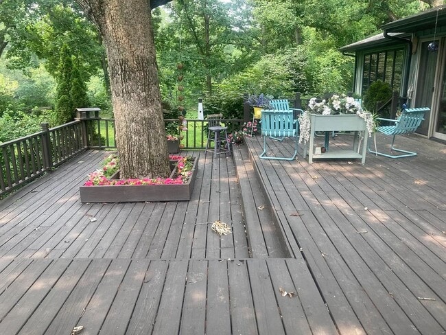 Building Photo - Beautiful Duplex Located in Serene, Wooded...