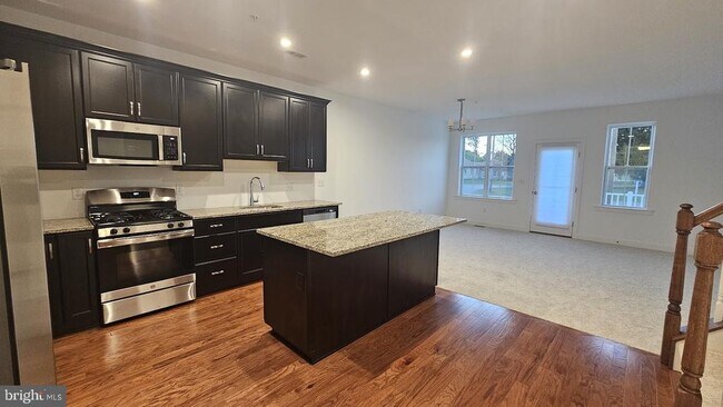 Building Photo - 28 Ironwood Dr