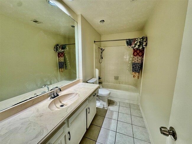 Building Photo - 10131 Sagedale Dr