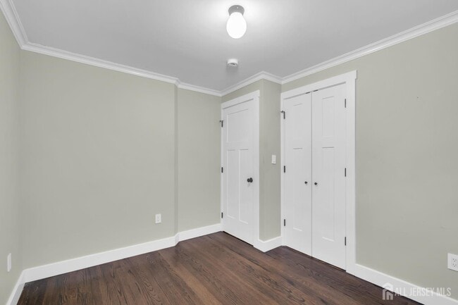 Building Photo - 20 Burnet St