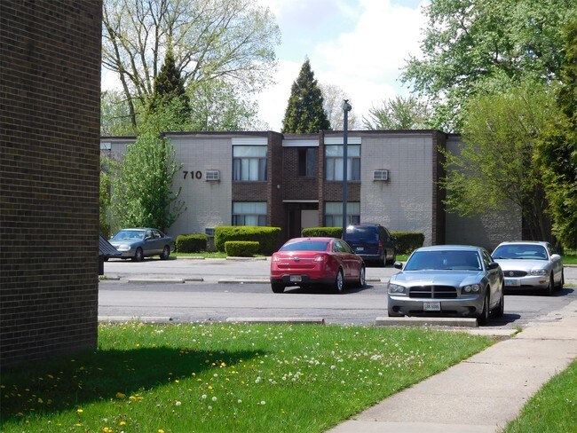 Building Photo - 760 Burns St