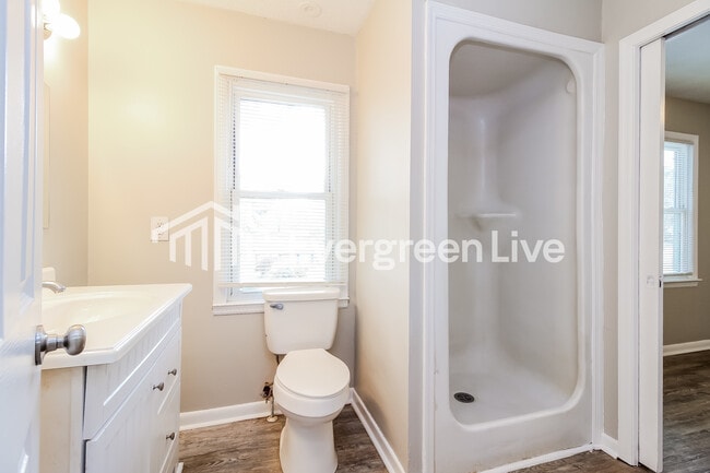 Building Photo - 614 Pine Hill Dr