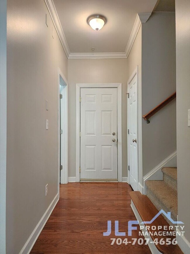 Building Photo - Beautiful 2 Story Condo in the Ballantyne Area of Charlotte!