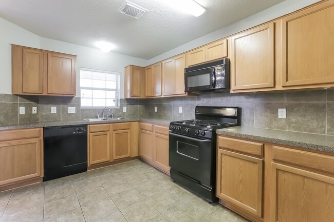 Building Photo - 20518 Holly Barr Ln