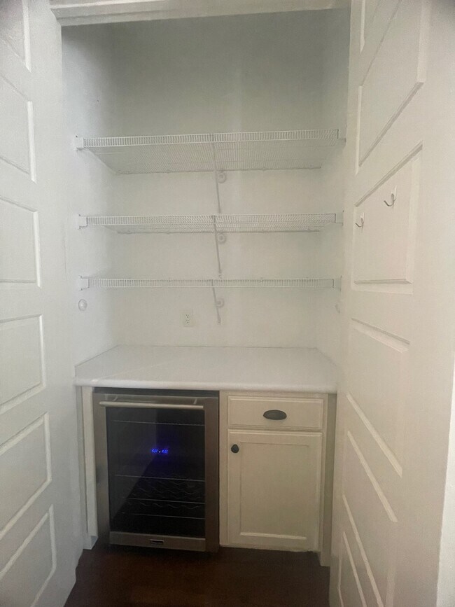 Building Photo - 245 Harben Pl