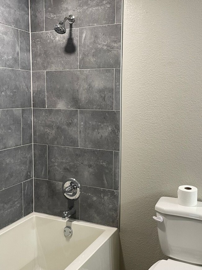 Building Photo - Available Now! *No Pets* Fully Renovated 2...