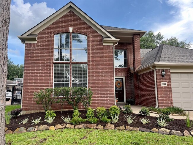 Building Photo - 6622 High Knoll Dr