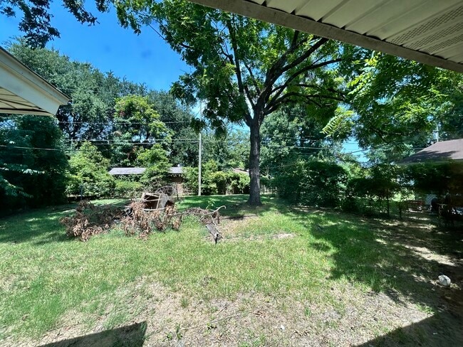 Building Photo - 2805 Belmoor Ave