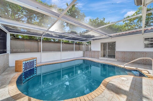 Building Photo - 840 NE 182nd St