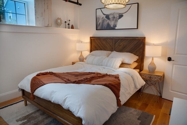 Building Photo - 11 S Mason St