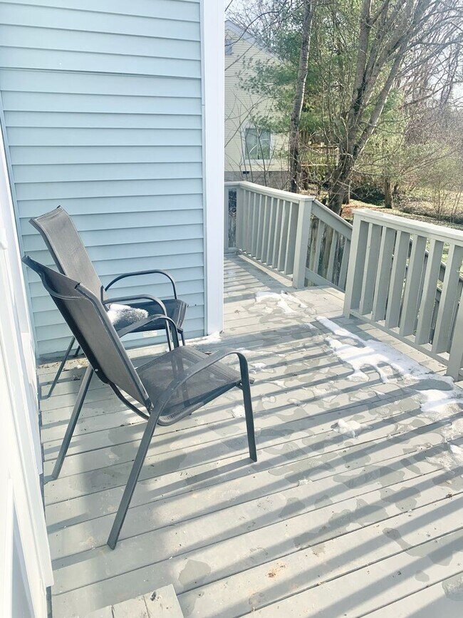 Building Photo - WOW! 2 Bedroom 2 Bath in Hermitage with Deck & Great Back Yard - Available June 1!