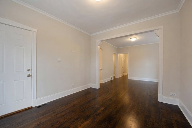 Building Photo - 2305 N Ridgeway Ave