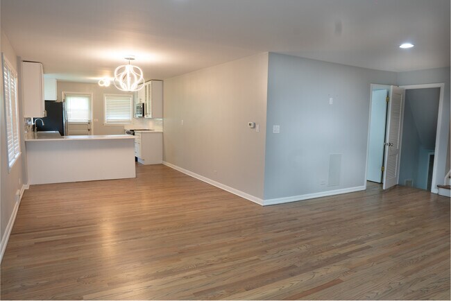 Building Photo - 9733 Karlov Ave