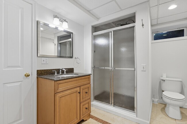 Building Photo - 142 Wolcott St