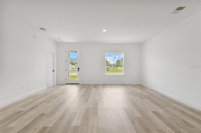 Building Photo - 324 Marion Oaks Trail