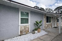 Building Photo - 306 Palm Ave