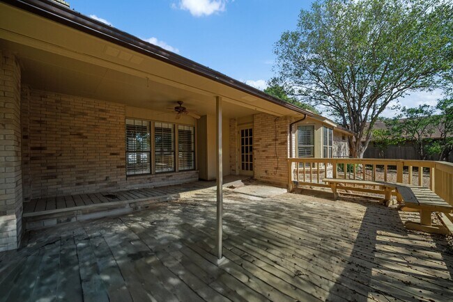 Building Photo - 2318 Park Cir