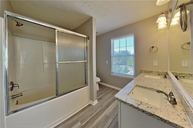 Building Photo - 1273 Royal Ives Ct SE