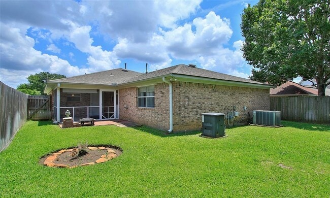 Building Photo - 6867 Stillwater Dr