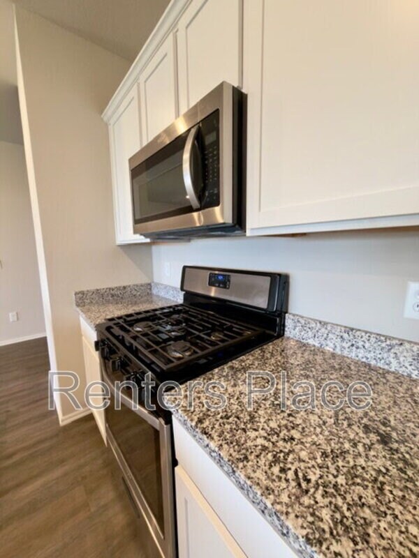 Building Photo - 14 Stonegate Dr