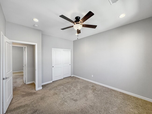 Building Photo - Stunning Escondido 3BR/3.5BA Home Availabl...