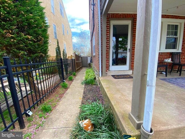 Building Photo - 20 E Abington Ave