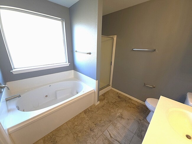 Building Photo - 3323 Mugsy Dr