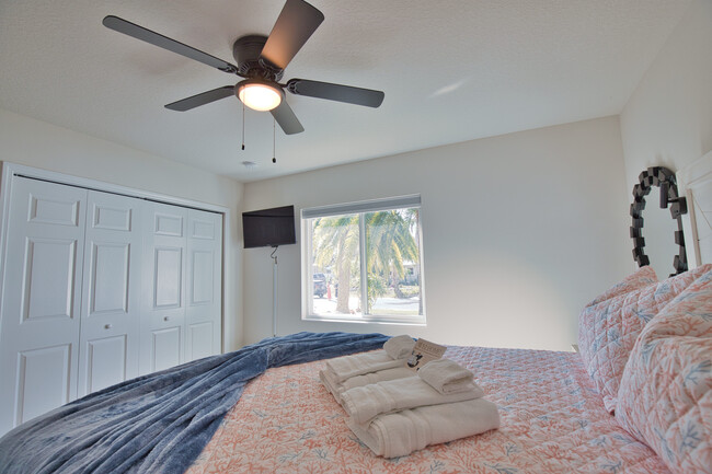 Building Photo - 3887 Hawkeye Cir