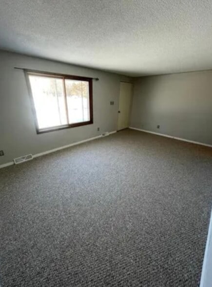 Building Photo - 1105 Minnesota St