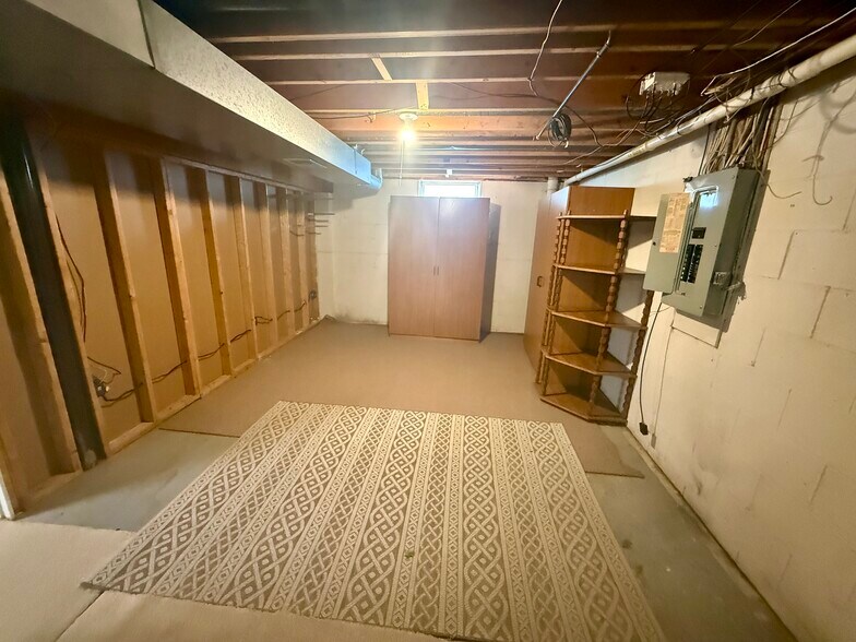 Building Photo - 7451 Mapleleaf Ct