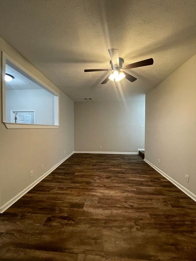 Building Photo - 133 Cedar Ct