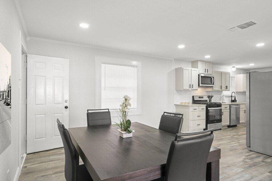 Building Photo - 125 Gramley St