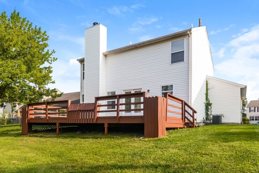 Building Photo - 6238 Tybalt Pl