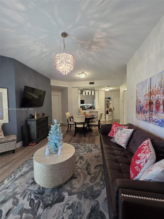 Building Photo - 15529 Miami Lakeway N