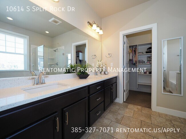 Building Photo - 10614 S Split Rock Dr