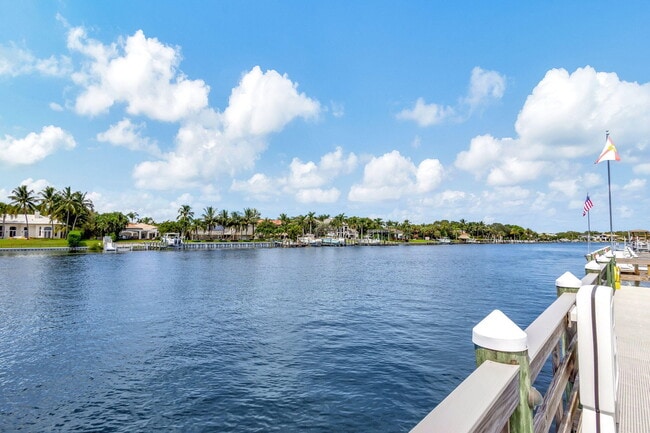 Building Photo - 444 Bay Colony Dr N