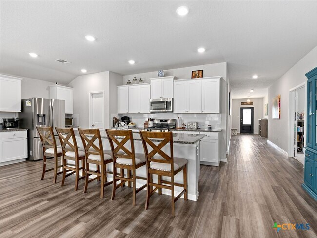 Building Photo - 597 Summersweet Rd