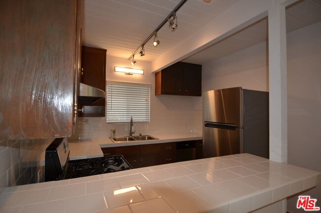 Building Photo - 3113 5th St