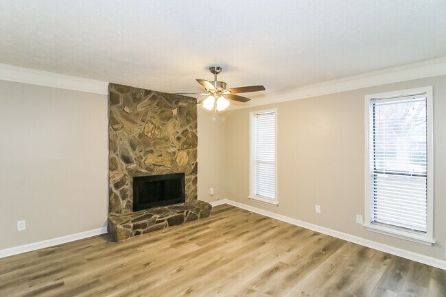 Building Photo - 3904 Loring Ln