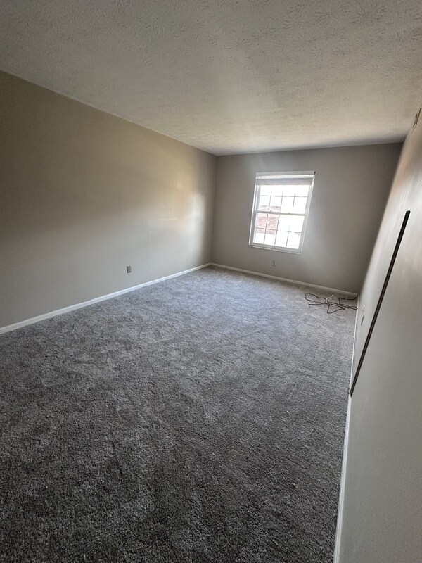 Building Photo - 1155 Charter Oak Ln