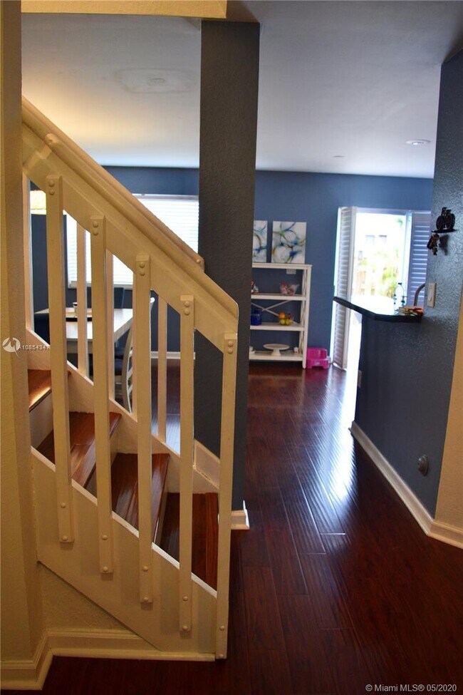 Building Photo - 5102 NW 115th Ct  Doral Fl 33178