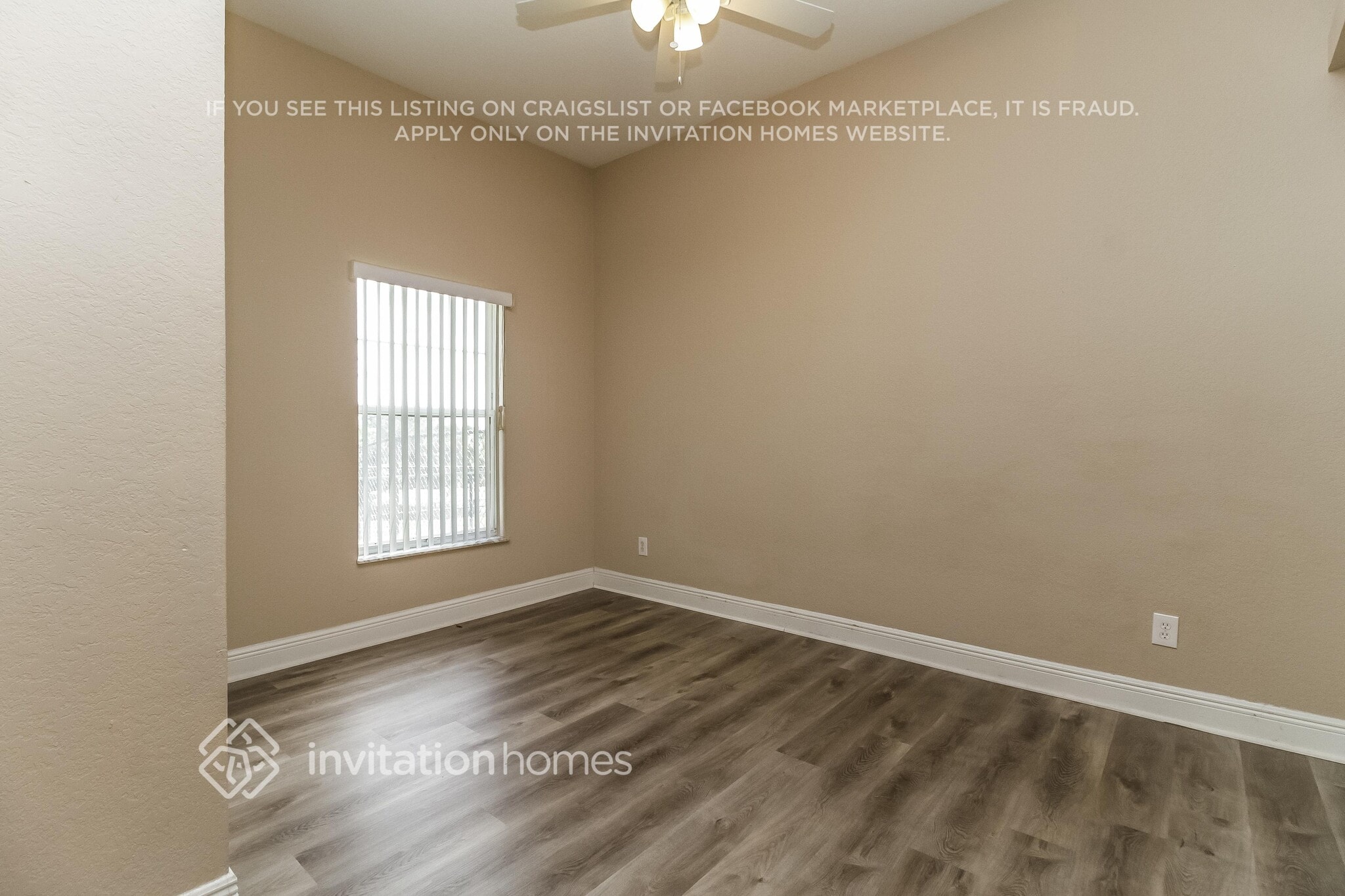 Building Photo - 10428 Calle De Flores Dr