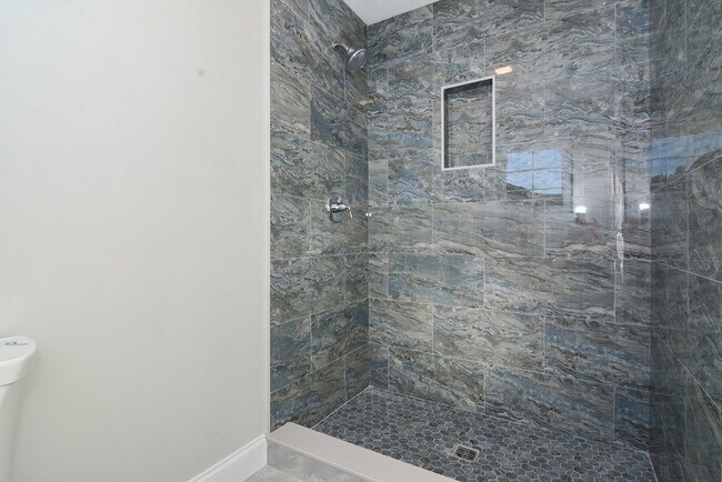 Building Photo - 76 Pouts Ln