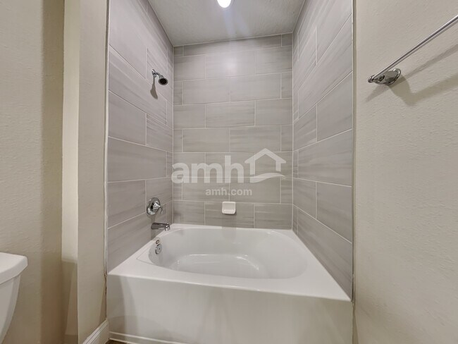 Building Photo - 82 Cobalt Ln