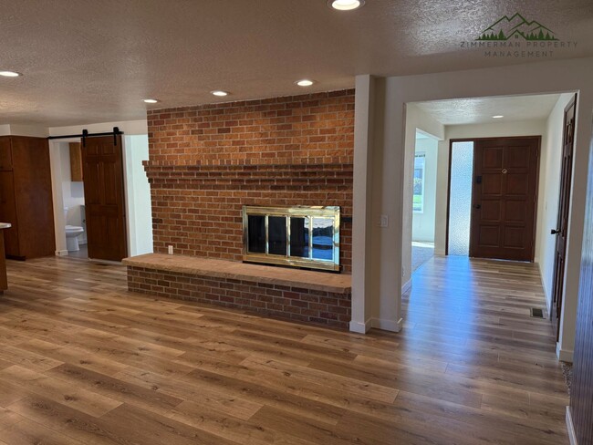 Building Photo - Beautiful Home in Hayden Bridge