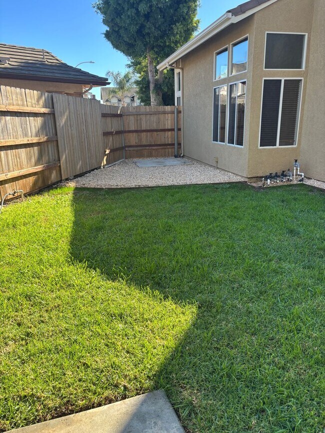 Building Photo - 10463 Graham Ct