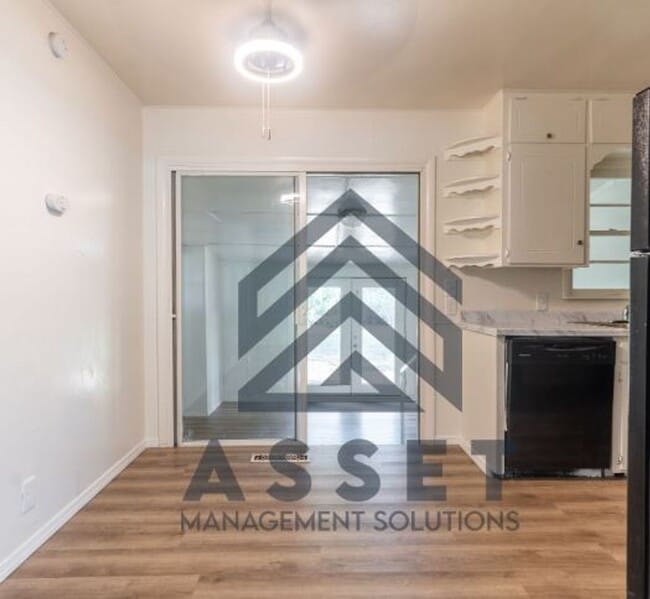 Building Photo - 4 Bedroom Available for Lease & Rent to Own!