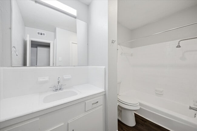 Building Photo - 1645 W Main St